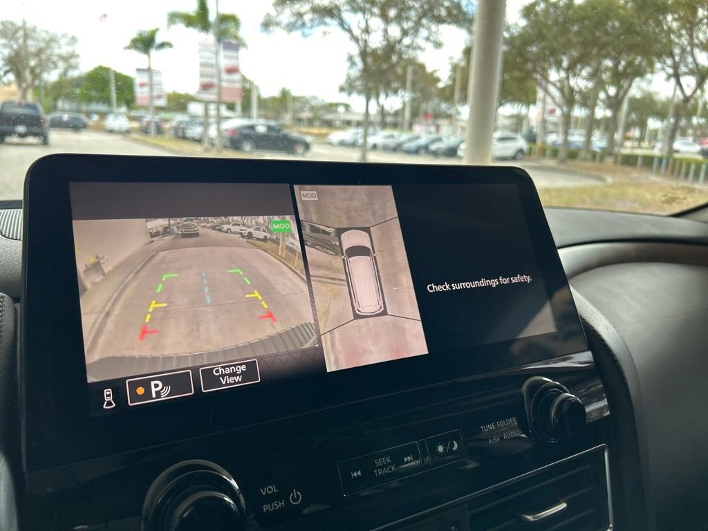 Used 2022 Nissan Armada SL w/ Captain's Chairs Package image 9