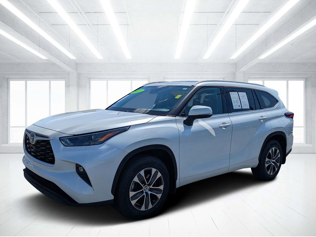 Used 2022 Toyota Highlander XLE image 7