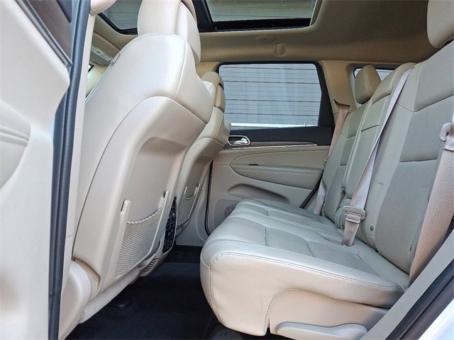 Used 2016 Jeep Grand Cherokee Limited w/ Luxury Group II image 11