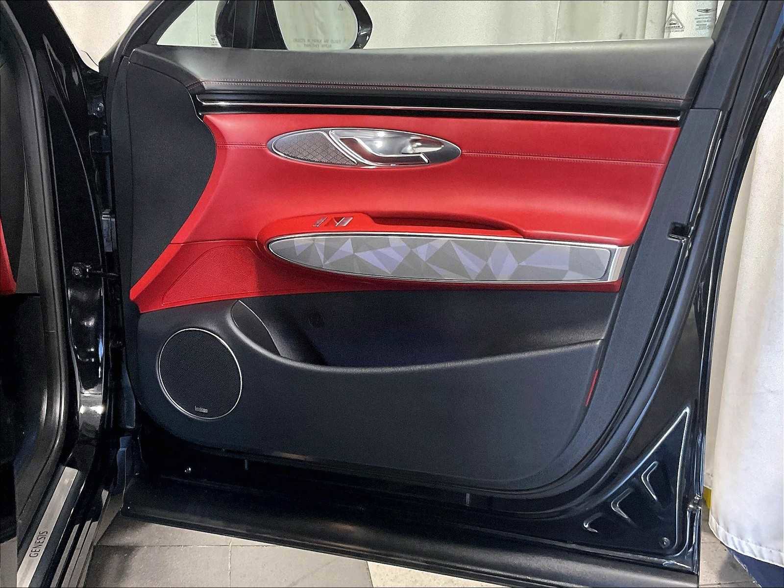 Used 2023 Genesis GV70 3.5T Sport w/ Sport Advanced Package image 12