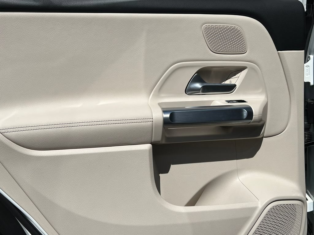 New 2026 Mercedes-Benz GLB 250 4MATIC image 35