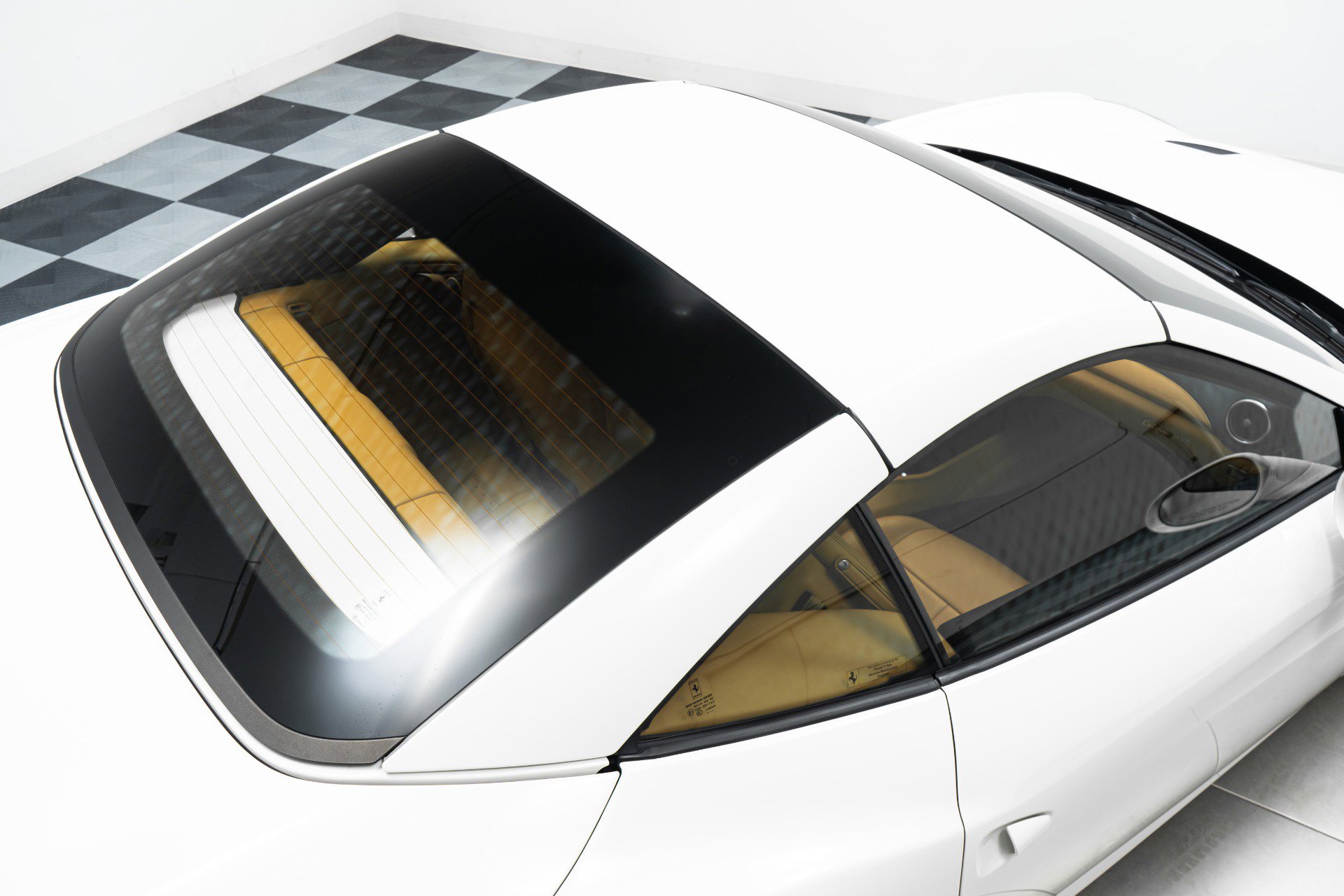 Used 2015 Ferrari California T image 40