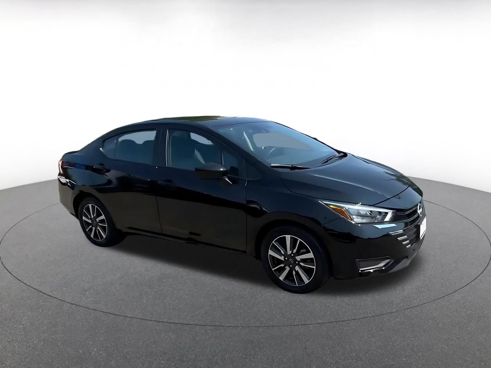 Used 2025 Nissan Versa SV FWD video 2