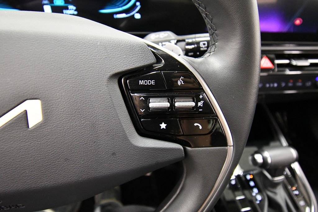 Certified 2025 Kia Niro EX FWD image 21