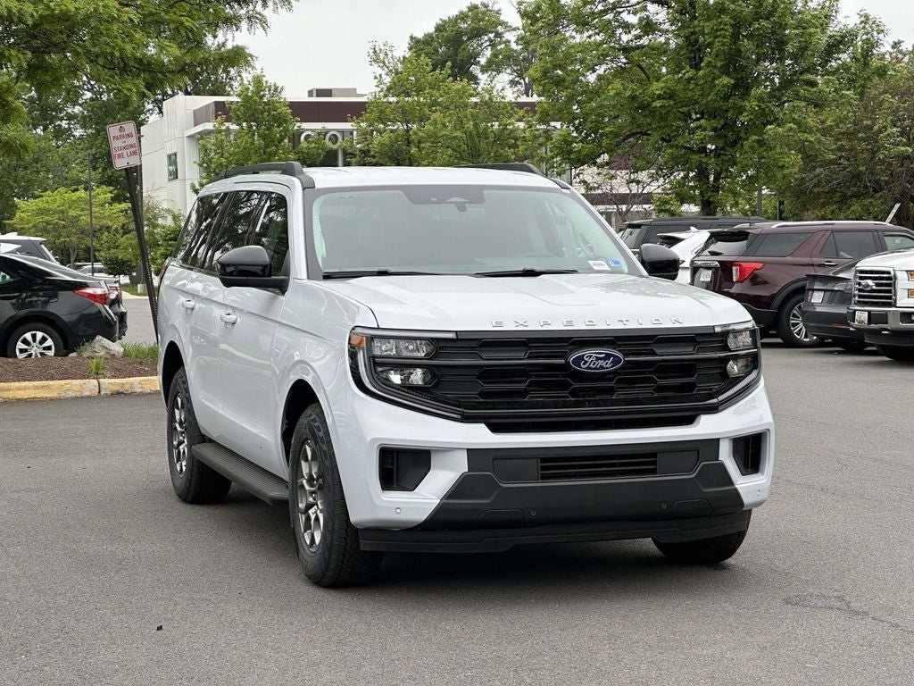 New 2026 Ford Expedition Active AWD/4WD image 1