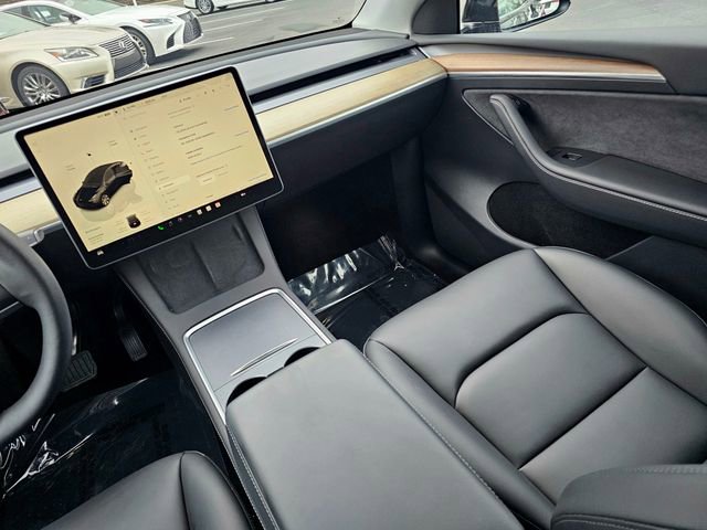 Used 2023 Tesla Model Y Long Range image 33