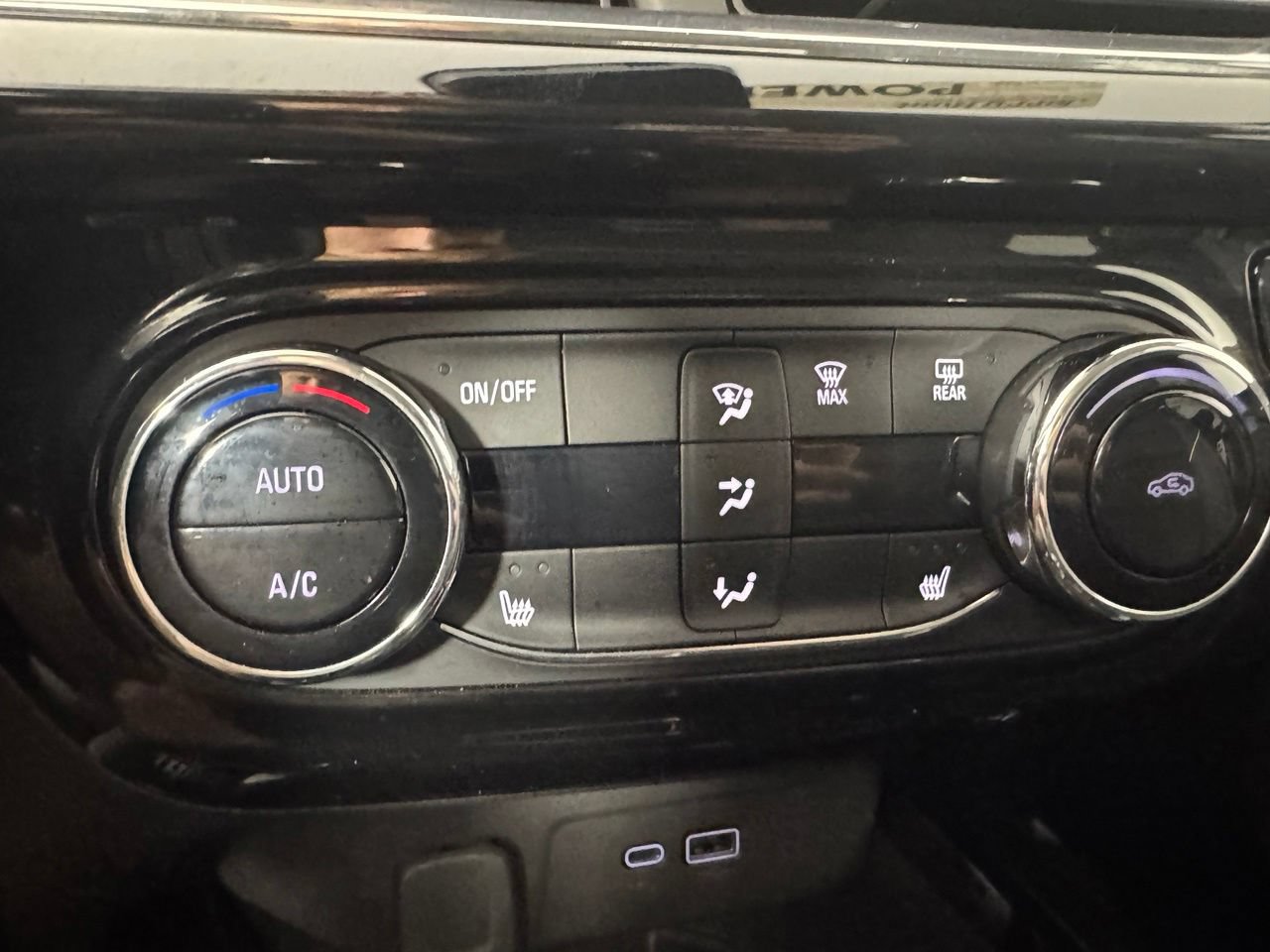 Used 2025 Chevrolet Trax ACTIV w/ Sunroof Package FWD image 25
