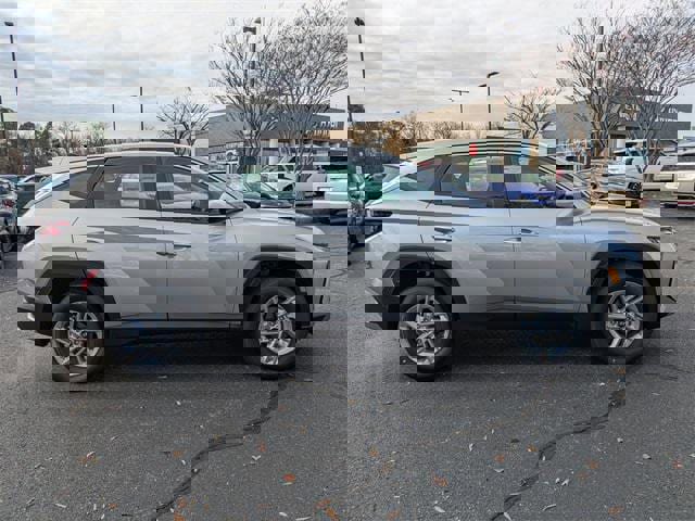 New 2026 Hyundai Tucson SE image 3