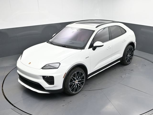 New 2024 Porsche Macan 4 Electric image 32