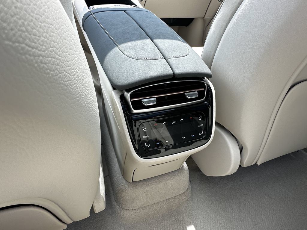 New 2027 Mercedes-Benz EQS 550 4MATIC SUV image 26