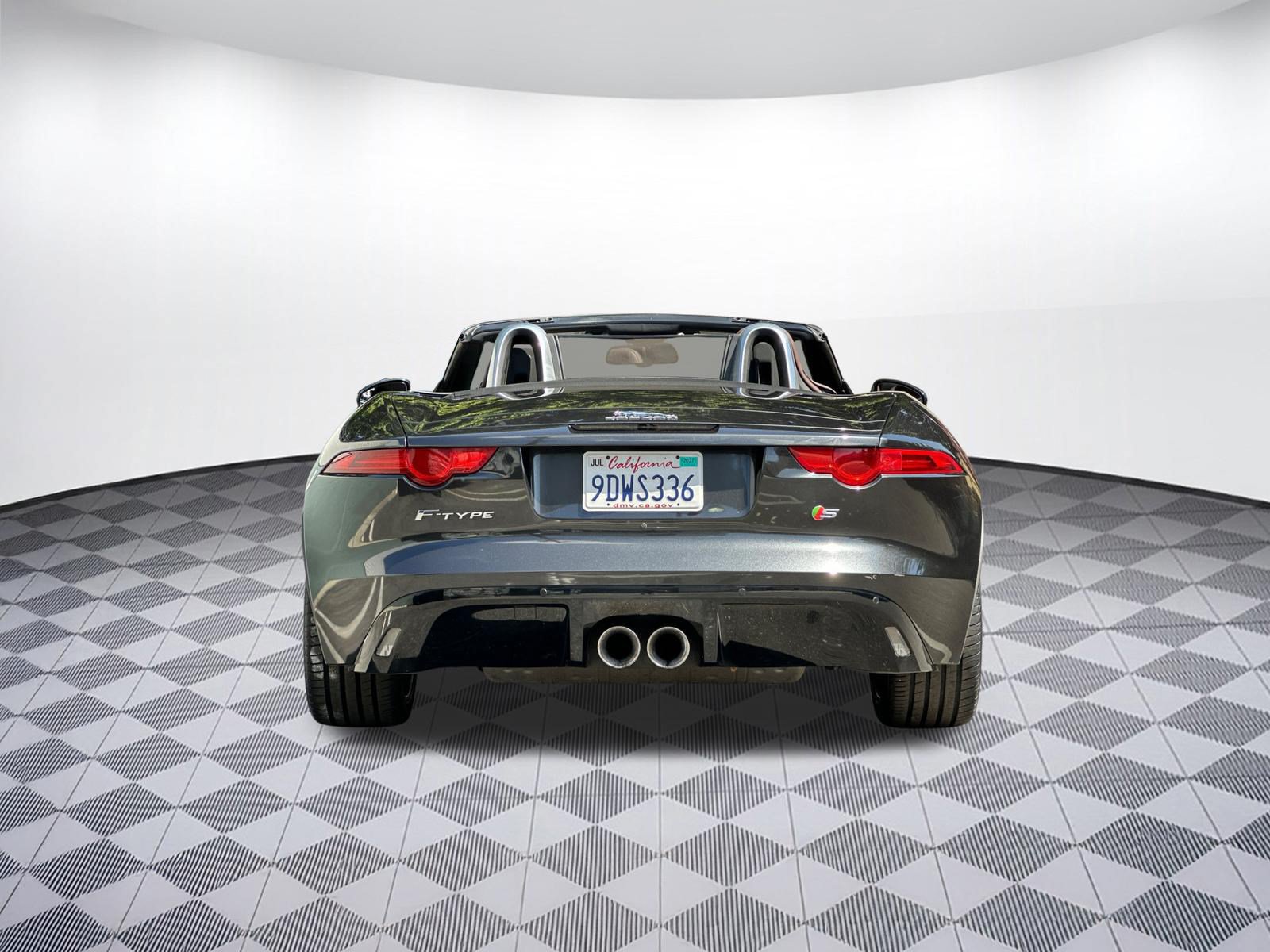 Used 2014 Jaguar F-TYPE S RWD image 10