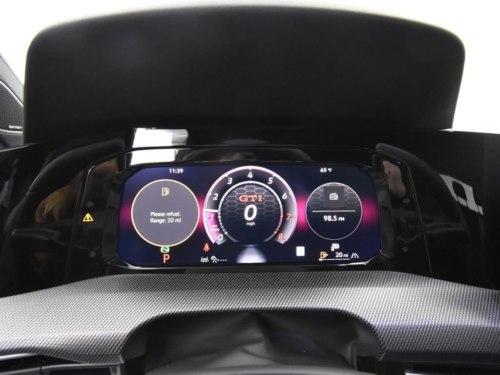 Used 2025 Volkswagen GTI SE image 9