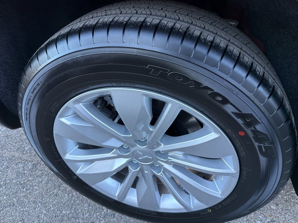 New 2025 Mitsubishi Outlander ES image 11