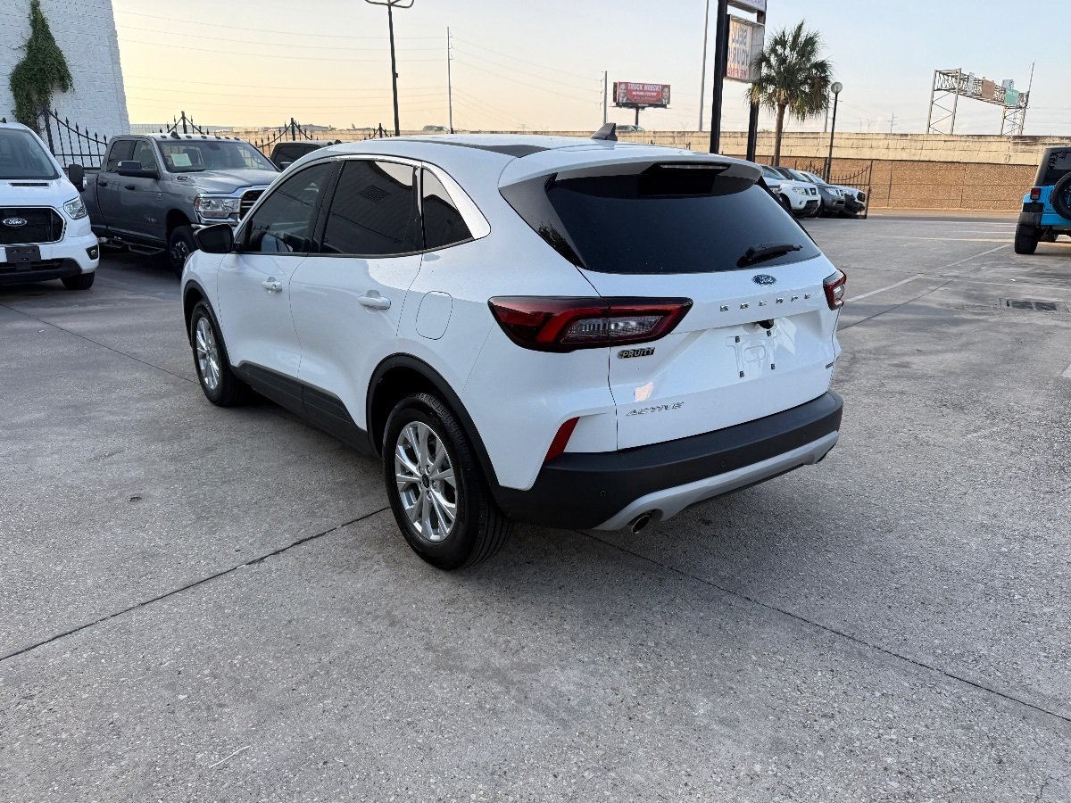 Used 2023 Ford Escape Active w/ Tech Pack #1 FWD image 6