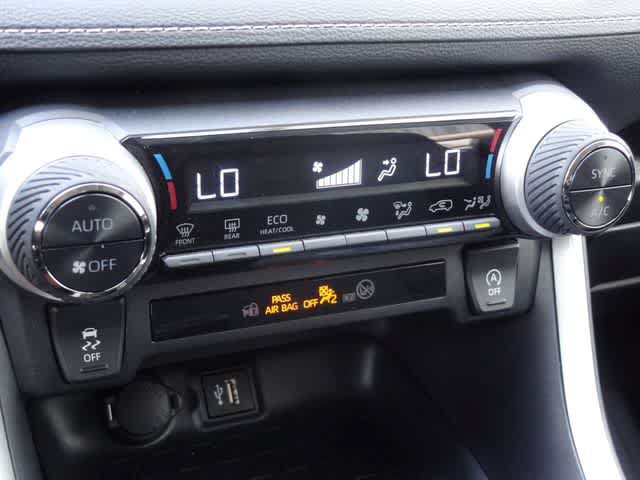 Certified 2025 Toyota RAV4 XLE FWD image 22