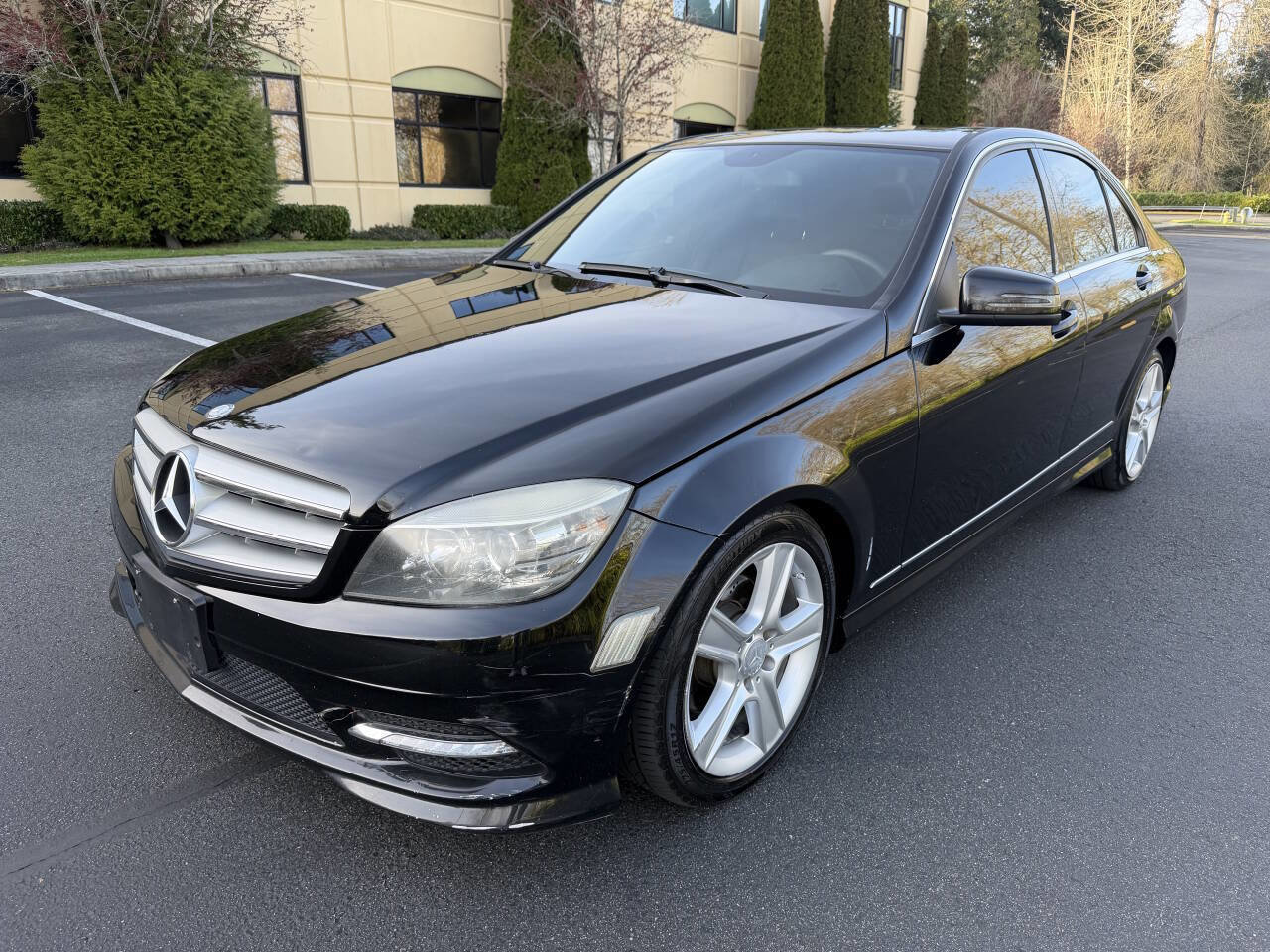Used 2011 Mercedes-Benz C 300 4MATIC Sedan image 1