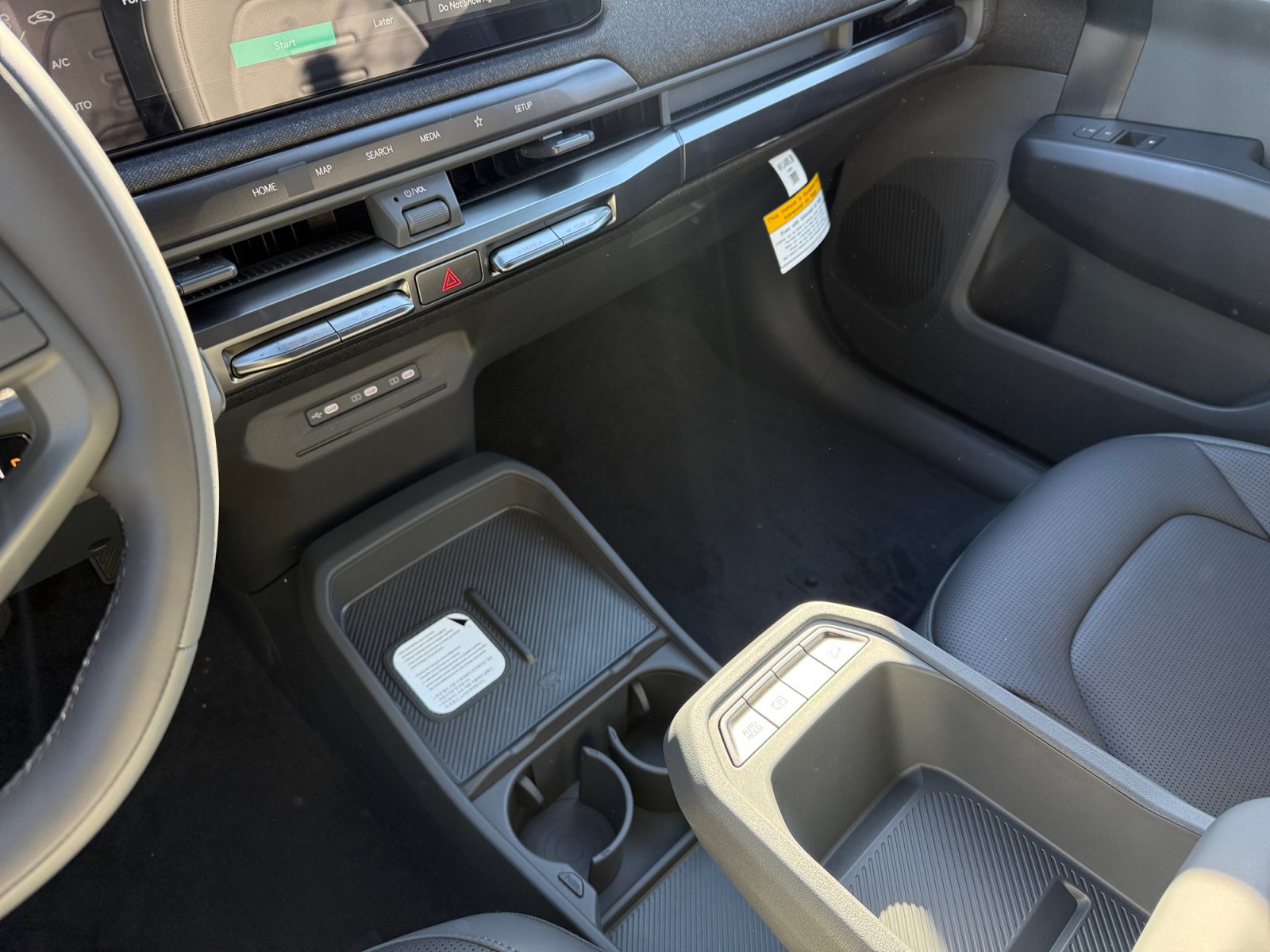 New 2027 Kia EV3 Wind FWD image 13