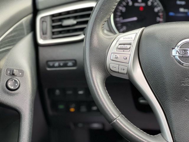 Used 2016 Nissan Rogue SL w/ SL Premium Package image 35