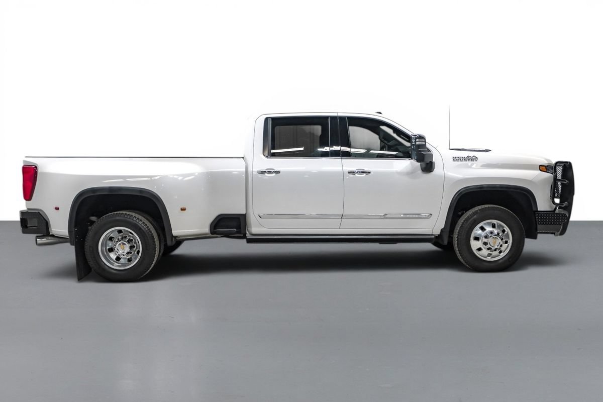 Used 2025 Chevrolet Silverado 3500 High Country w/ High Country Premium Package AWD/4WD image 5