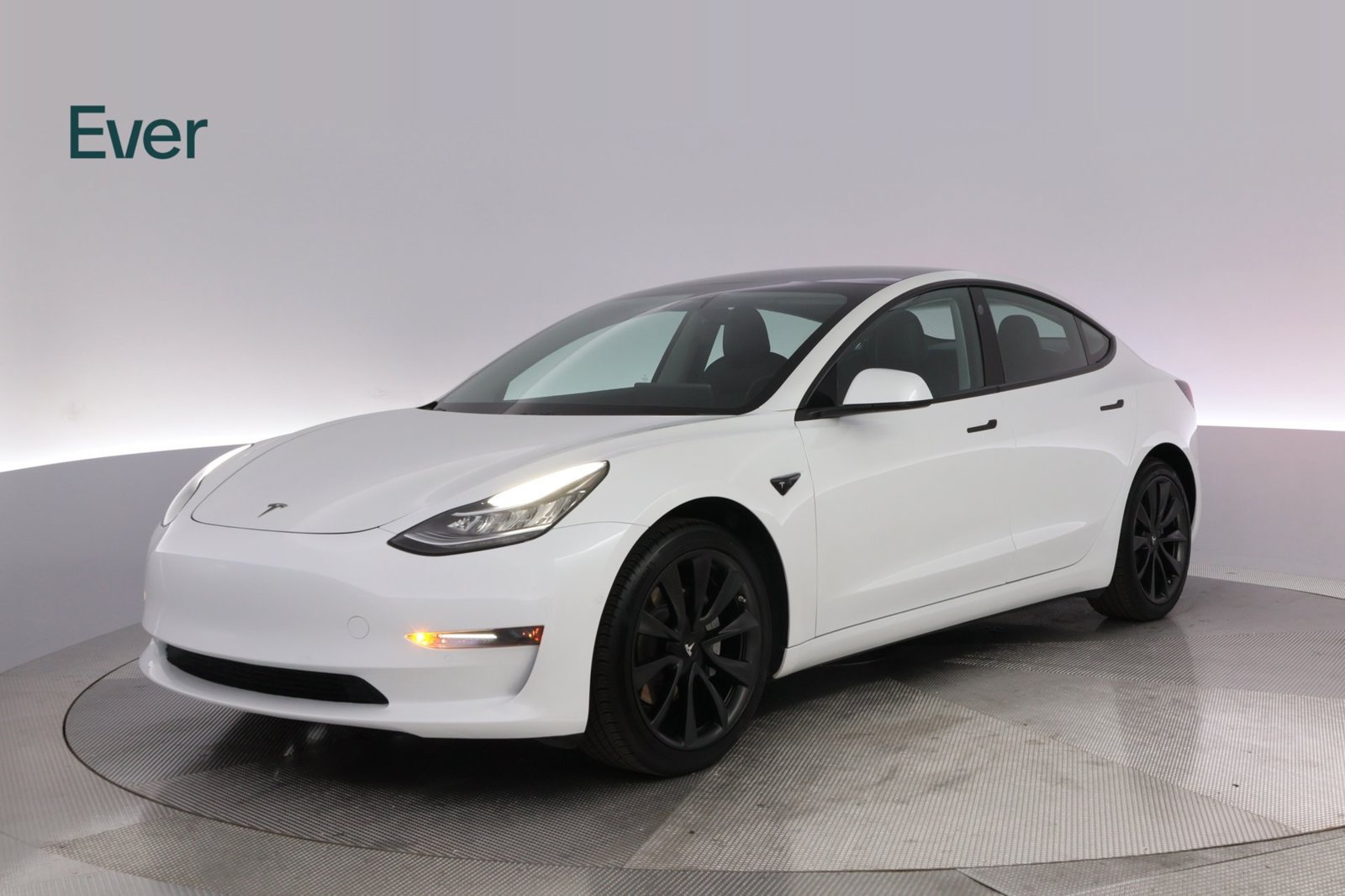Used 2019 Tesla Model 3 Standard Range RWD image 2