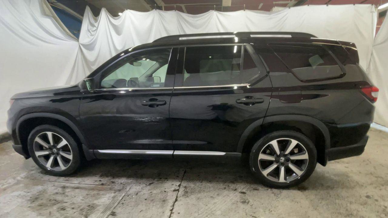 Certified 2023 Honda Pilot Elite image 5