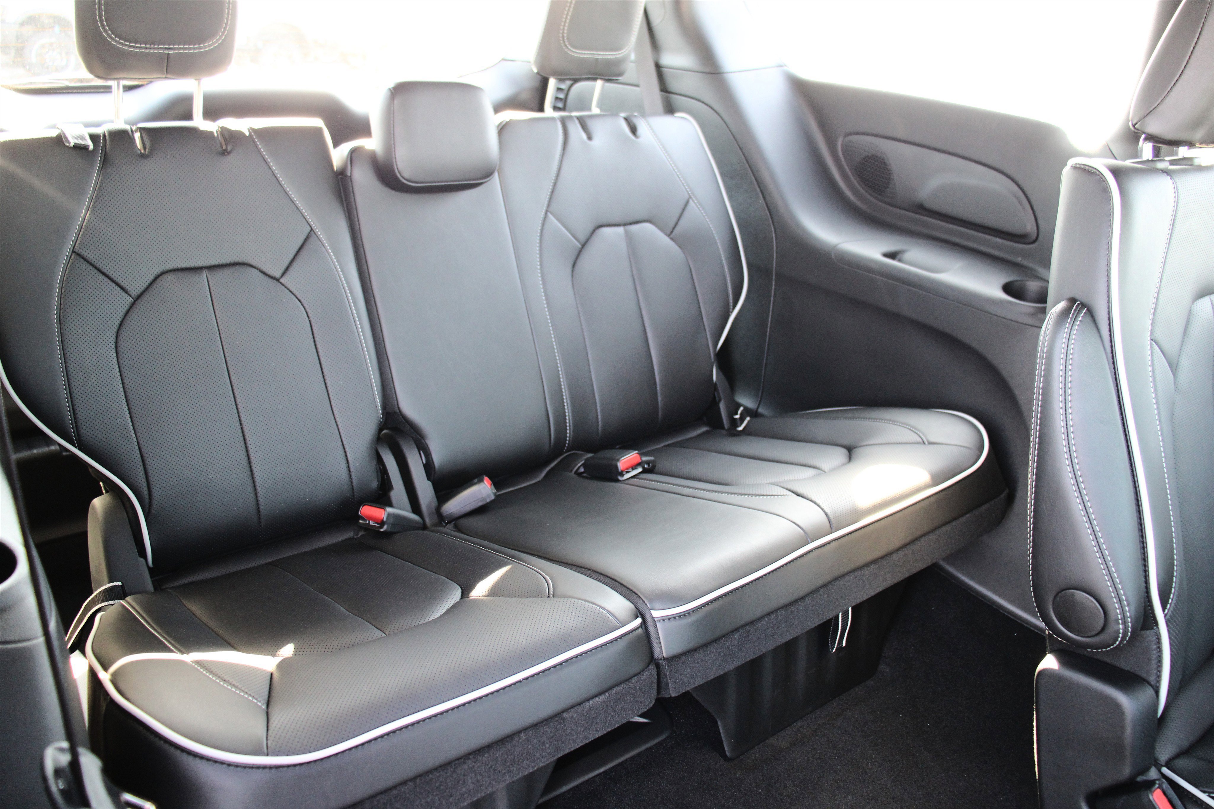 New 2026 Chrysler Pacifica Limited w/ S Appearance Package image 26