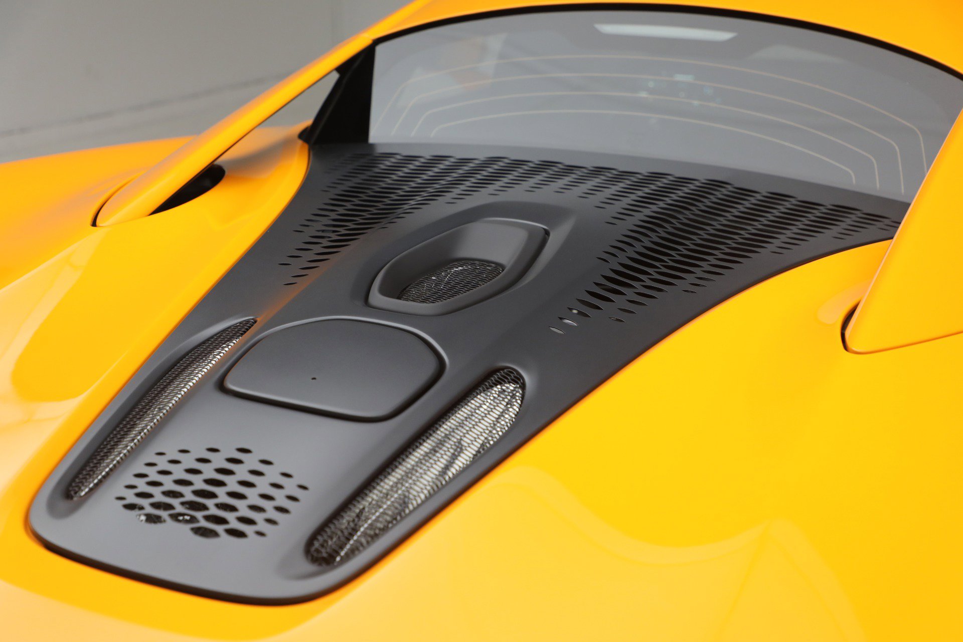 Used 2024 McLaren Artura image 37