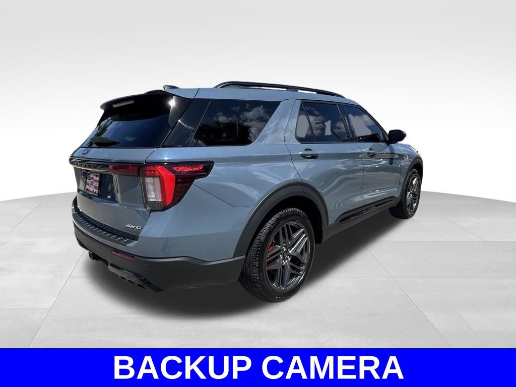 Used 2025 Ford Explorer ST-Line w/ Premium Package image 4