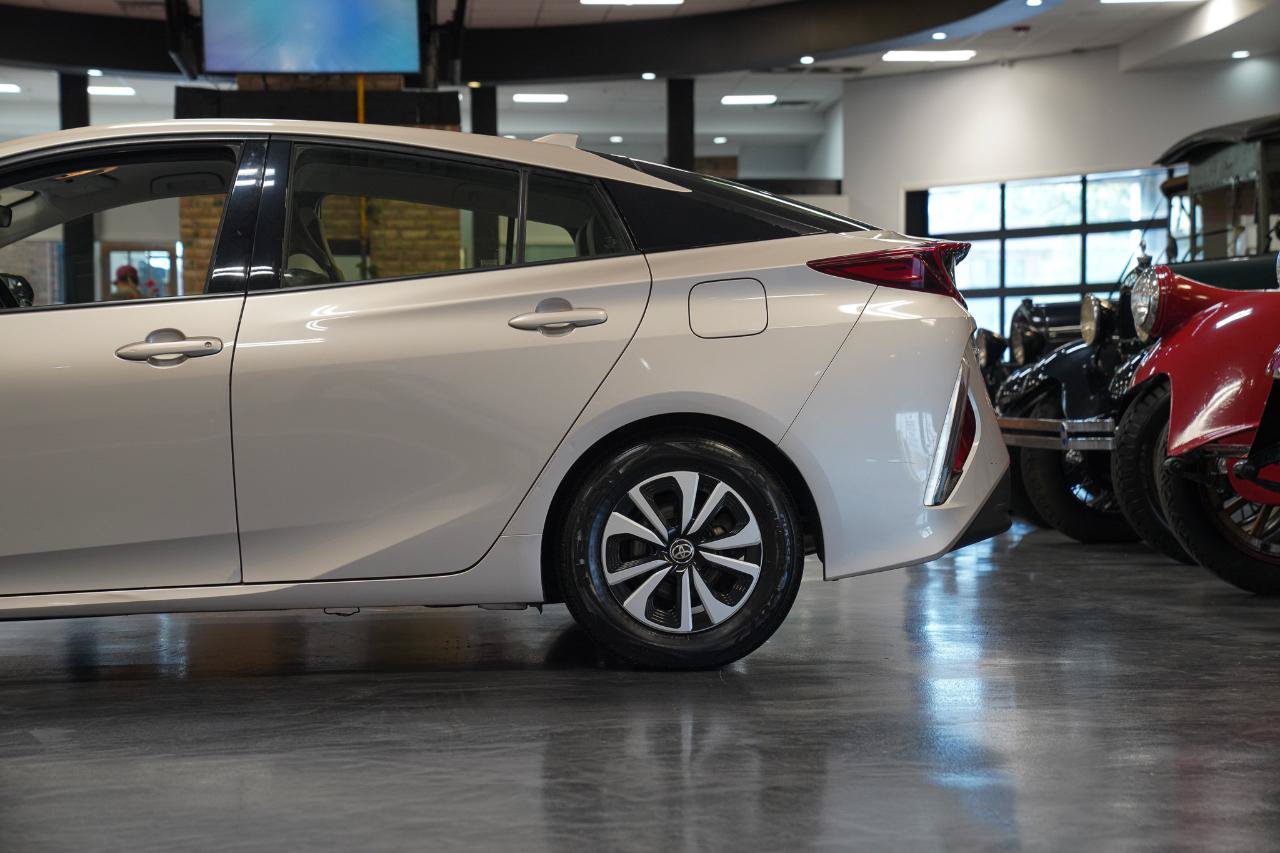Used 2017 Toyota Prius Prime Premium w/ Carpet Mat Package FWD image 8
