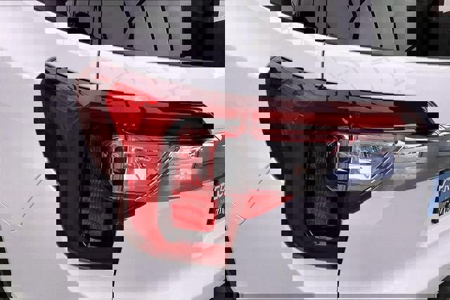 Used 2023 GMC Acadia SLE w/ Driver Convenience Package image 26