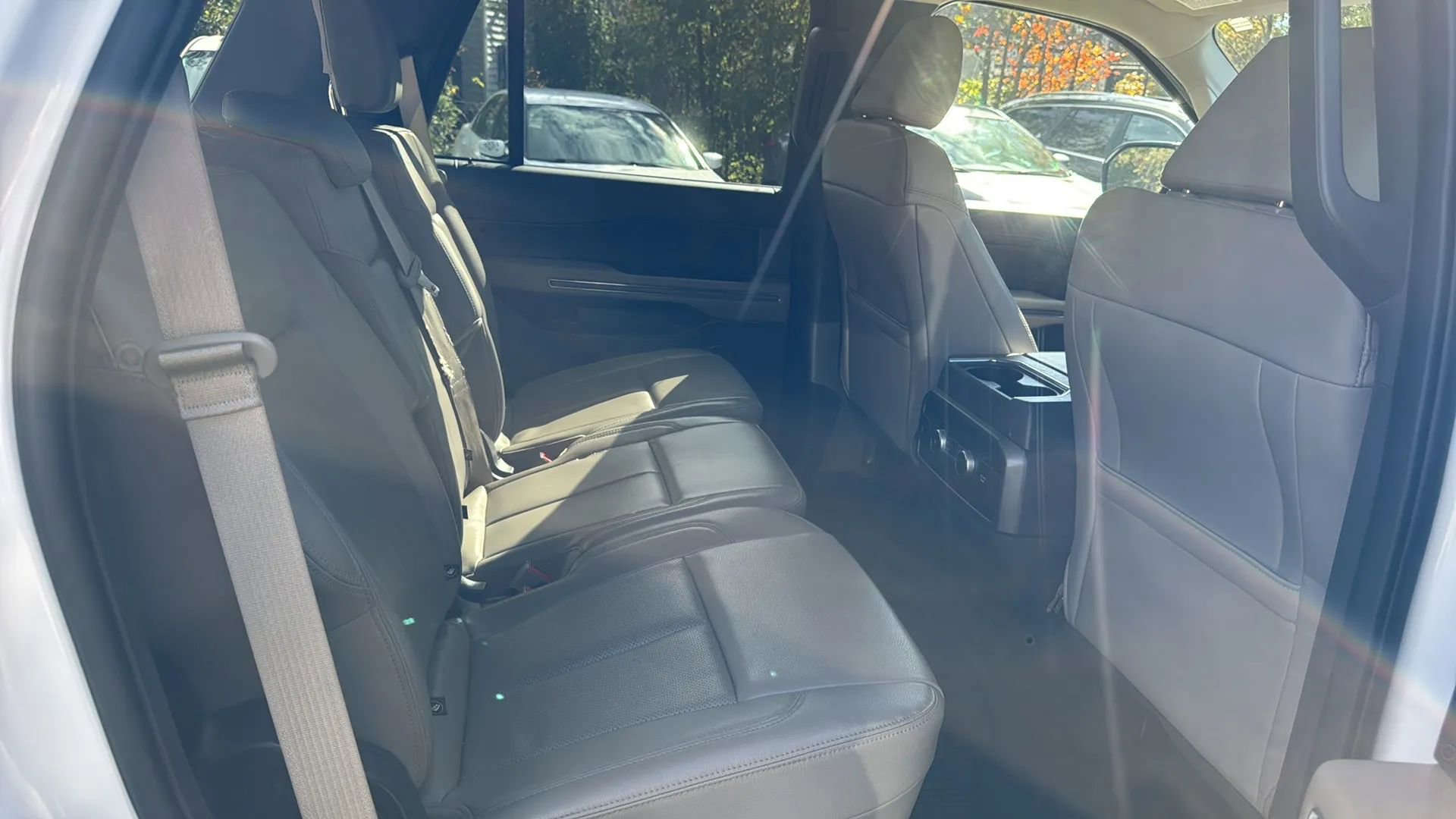 Used 2021 Ford Expedition XLT image 13