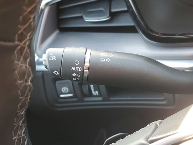 Certified 2025 Cadillac XT5 Luxury AWD/4WD image 17