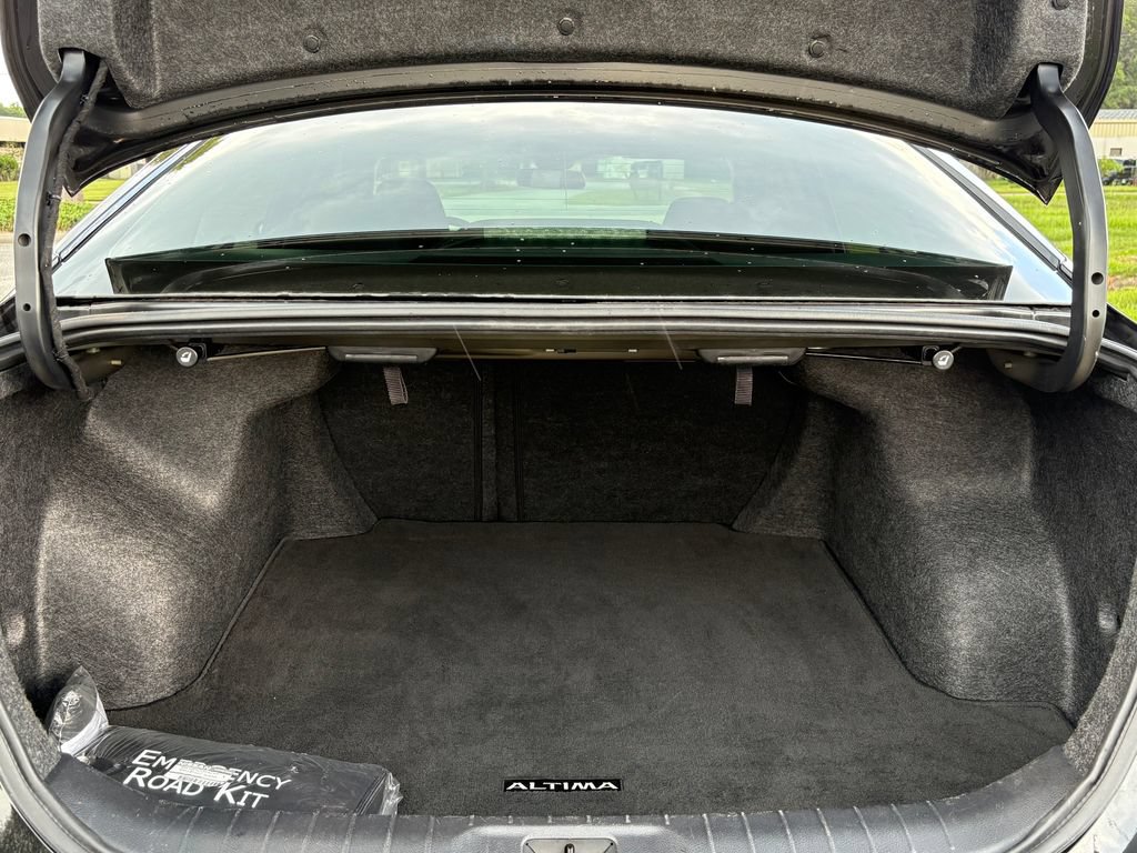 Used 2025 Nissan Altima 2.5 SV FWD image 24