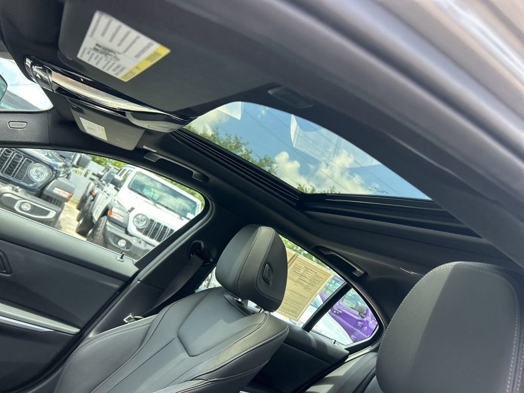 Used 2025 BMW 330i xDrive Sedan w/ Convenience Package image 10