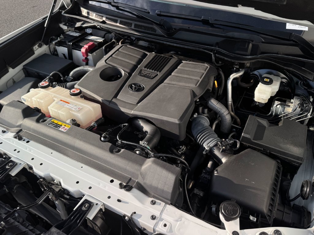 Used 2023 Toyota Tundra SR5 AWD/4WD image 28