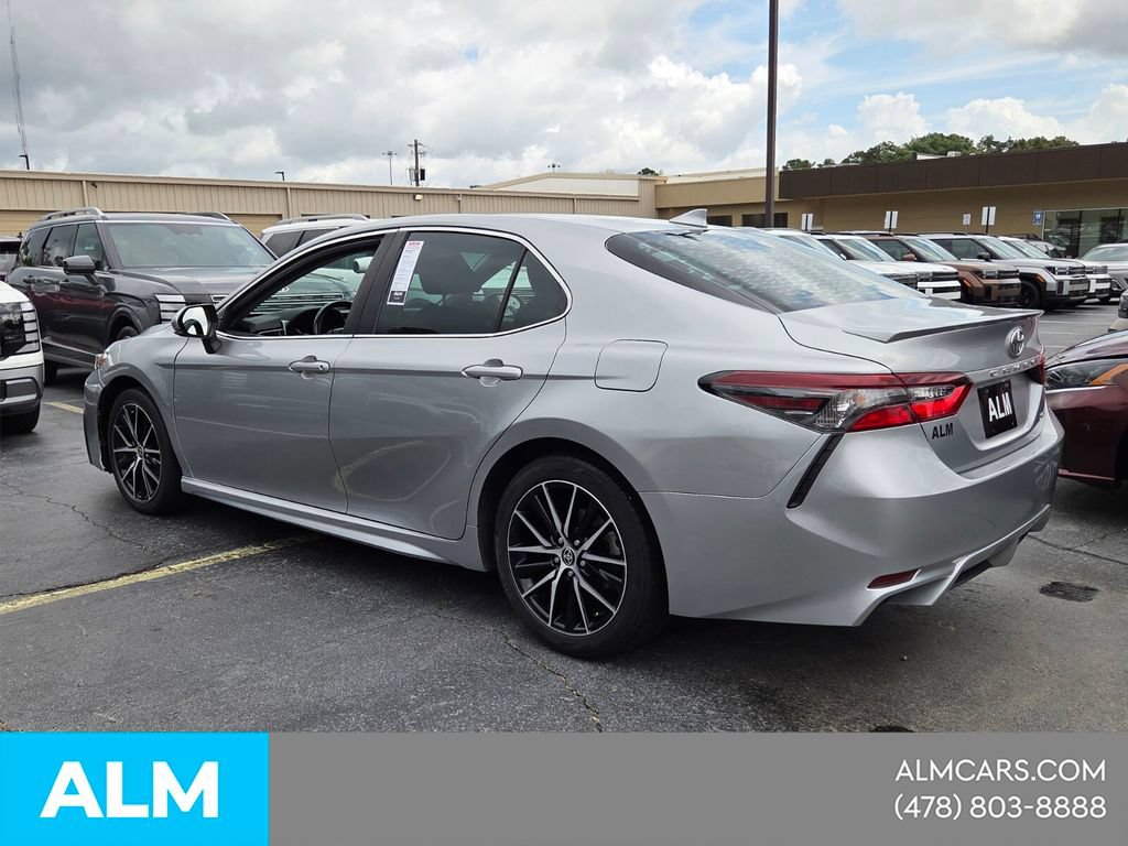 Used 2022 Toyota Camry SE w/ Convenience Package FWD image 8