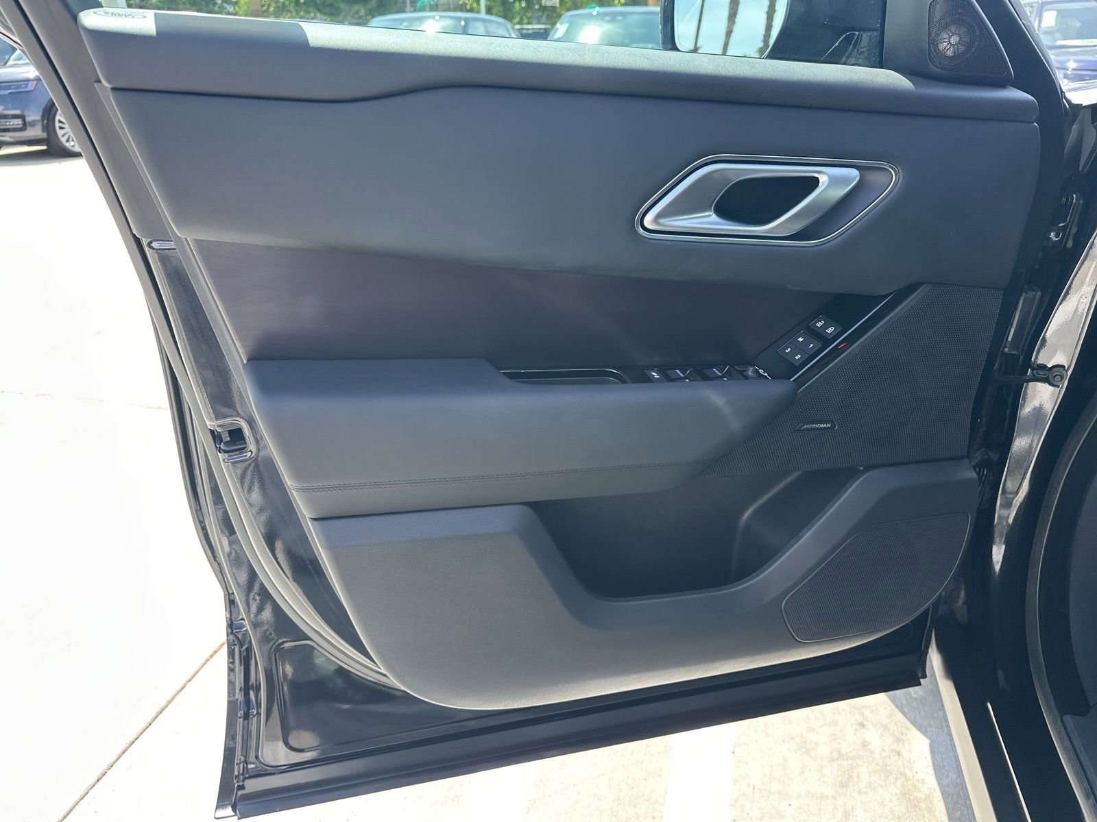 Certified 2026 Land Rover Range Rover Velar Dynamic SE image 11