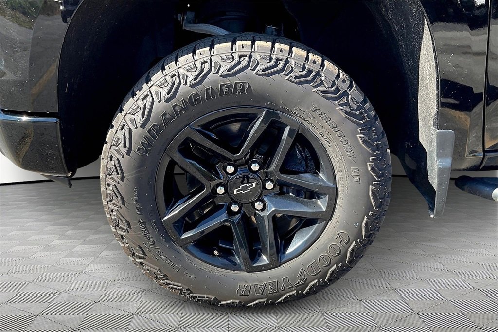 Used 2023 Chevrolet Silverado 1500 LT Trail Boss image 34