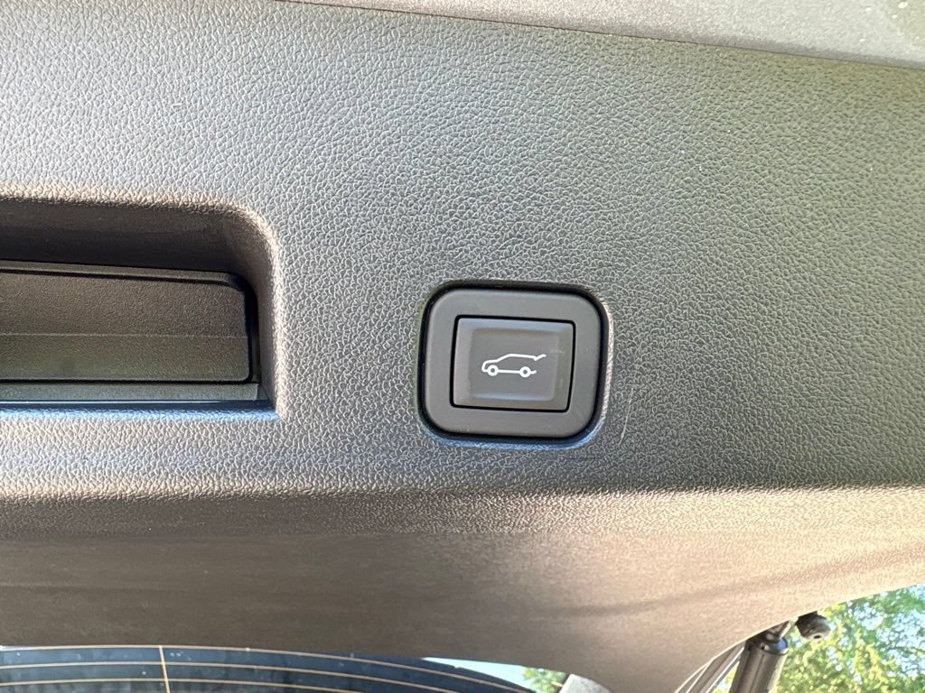 New 2026 Chevrolet Traverse High Country w/ LPO, Floor Liner Package AWD/4WD image 65