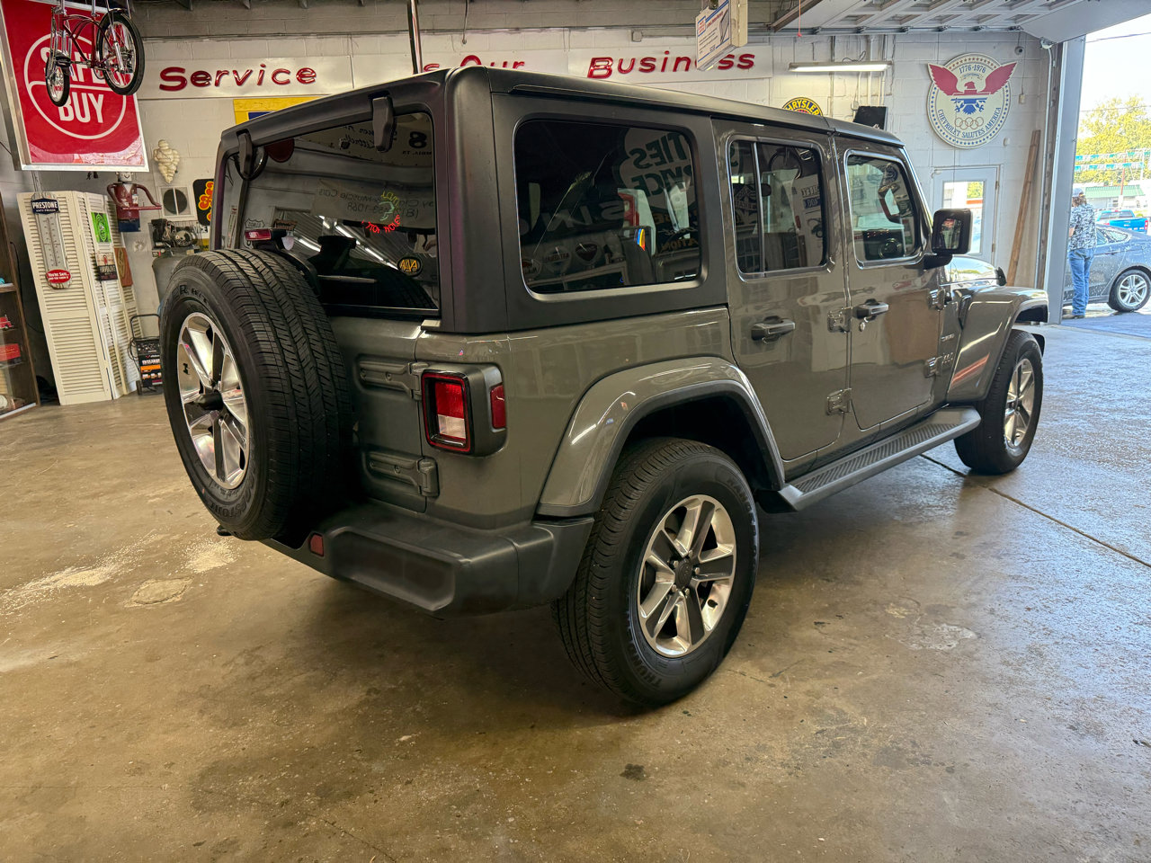 Used 2020 Jeep Wrangler Unlimited Sahara image 5