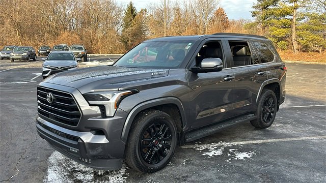 Used 2025 Toyota Sequoia SR5 w/ SR5 Premium Package image 2
