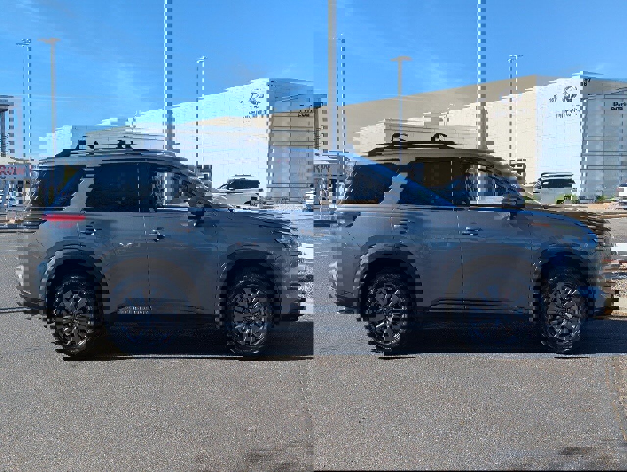 Certified 2024 Nissan Pathfinder SV image 7