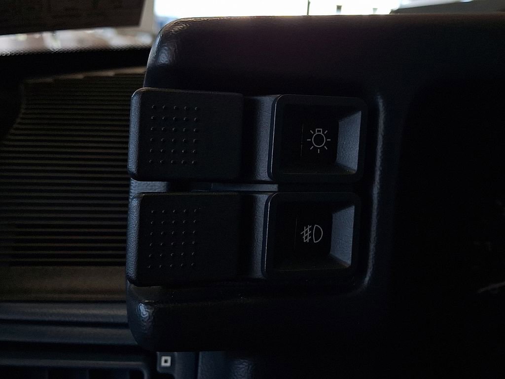 Used 1989 Ford Mustang LX image 25