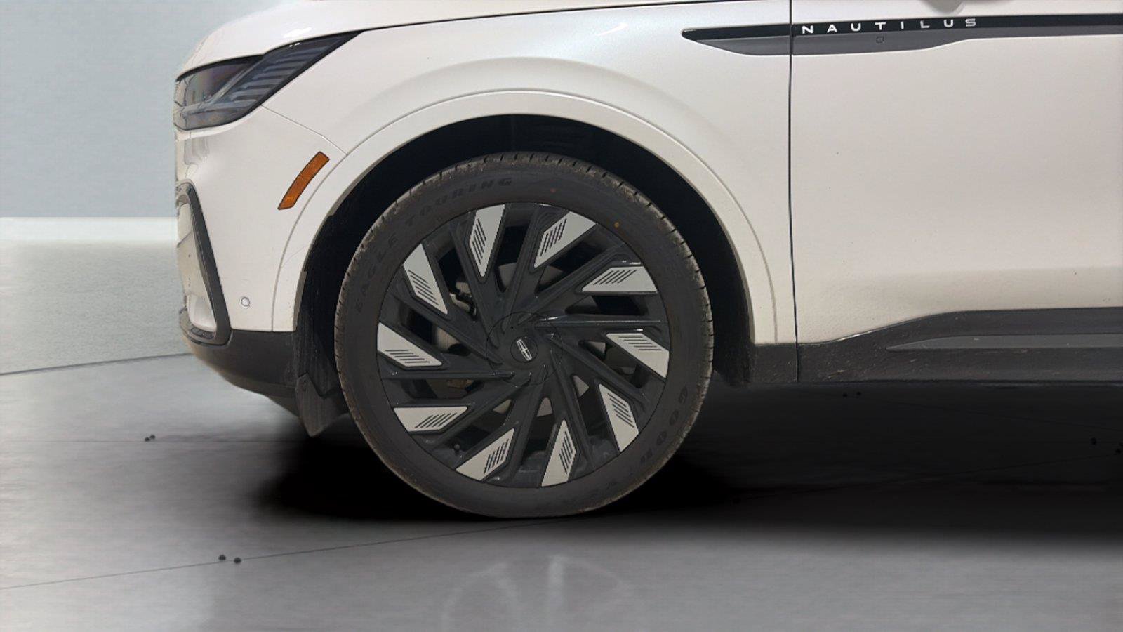 Used 2024 Lincoln Nautilus Reserve w/ Jet Appearance Package (87T) AWD/4WD image 26