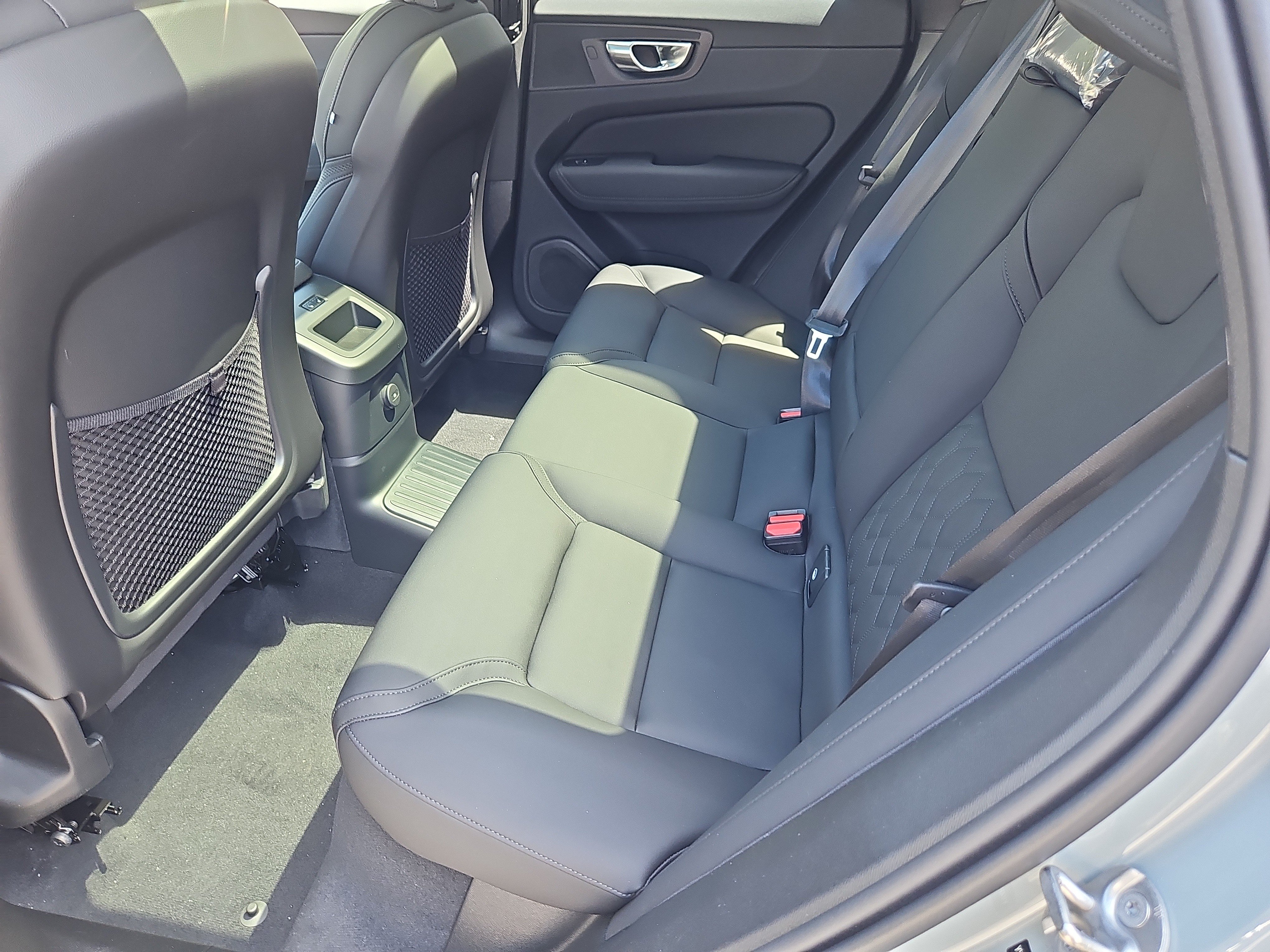 New 2026 Volvo XC60 T8 Plus w/ Protection Package Premier AWD/4WD image 20