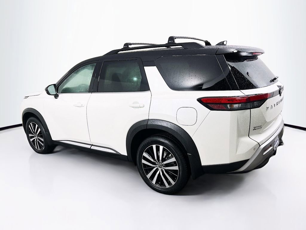 Used 2023 Nissan Pathfinder Platinum image 5