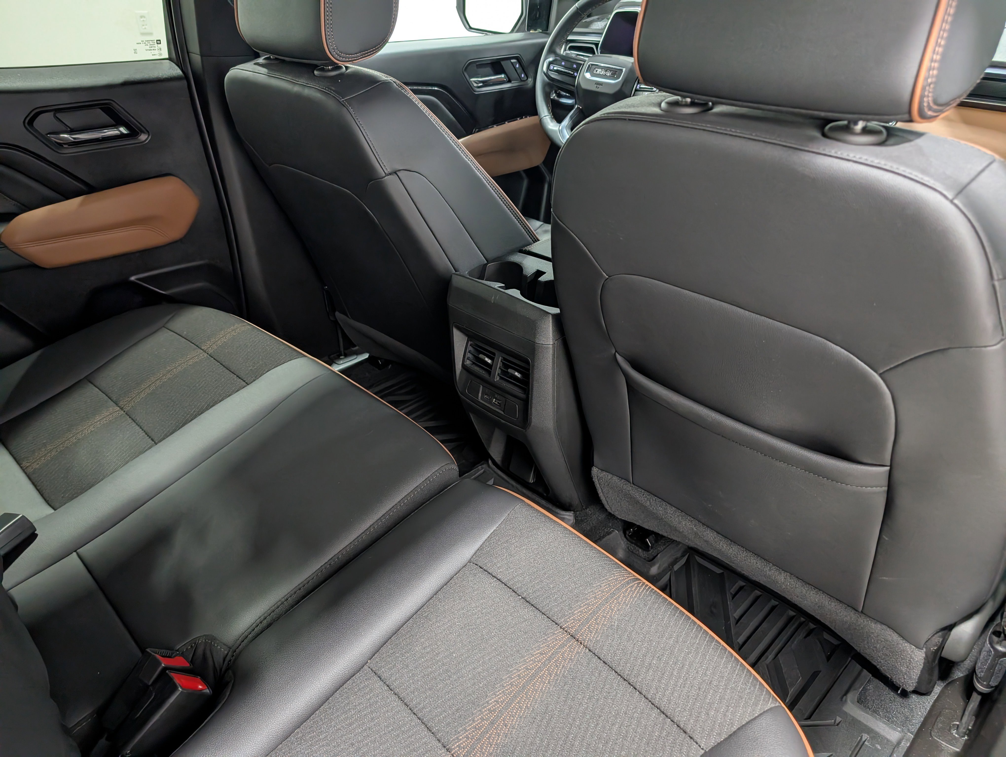 Used 2024 GMC Canyon AT4 w/ Technology Package AWD/4WD image 19