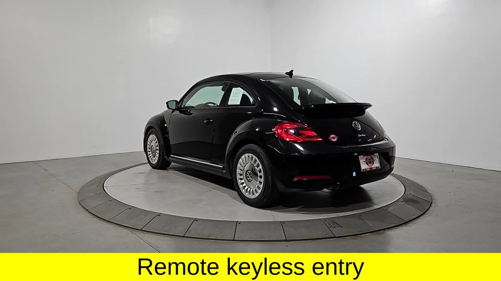 Used 2016 Volkswagen Beetle 1.8T SE FWD image 3