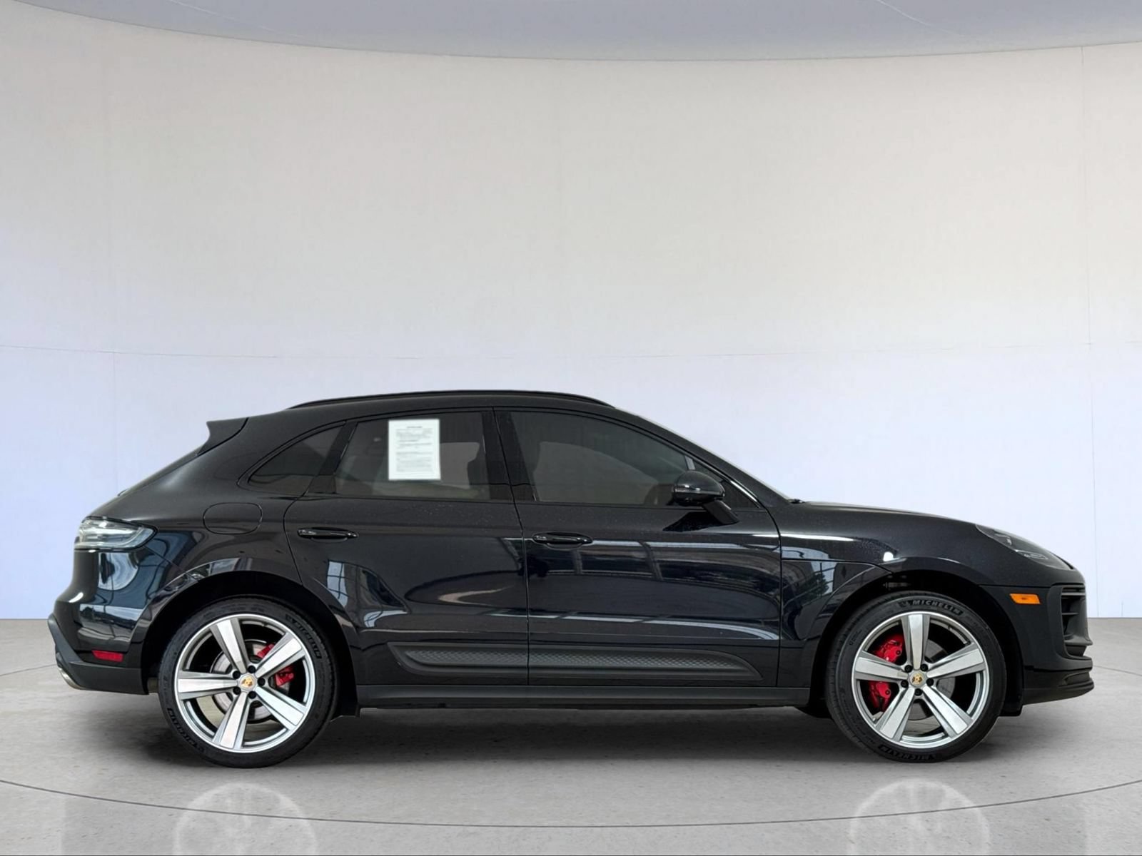 Certified 2024 Porsche Macan S AWD/4WD image 9