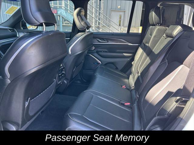 Certified 2023 Jeep Grand Cherokee Overland w/ Luxury Tech Group IV AWD/4WD image 30